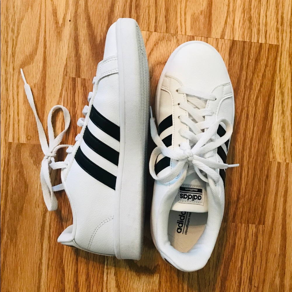 LIKE NEW Adidas Sneakers